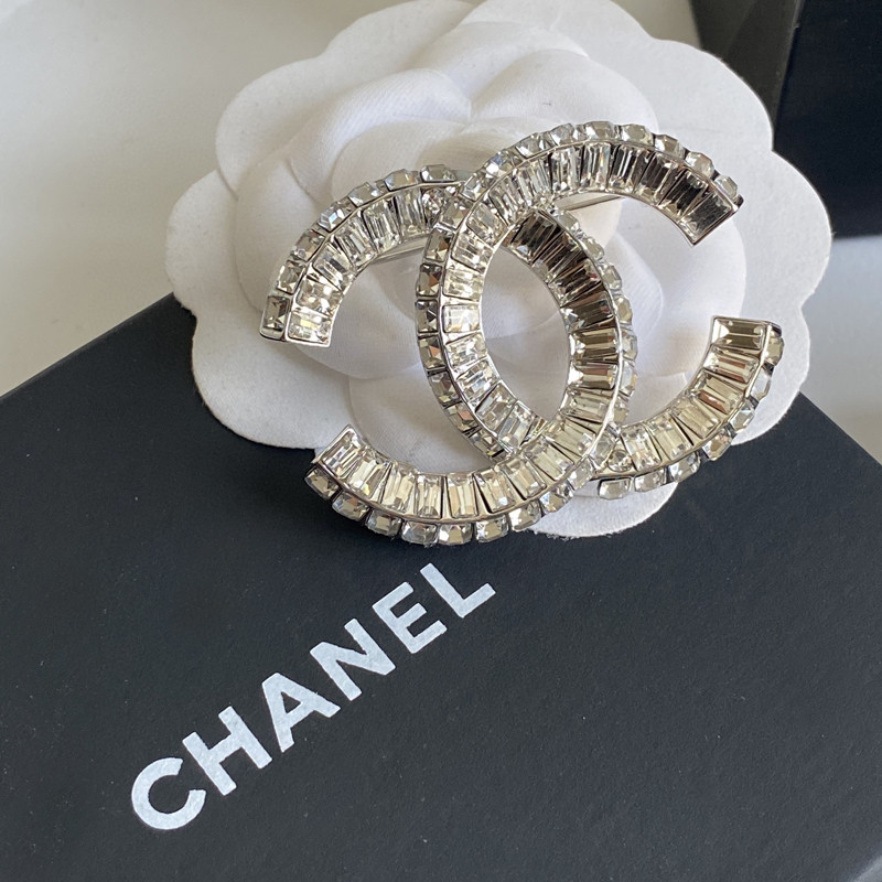 Chanel Brooch 02yxs50